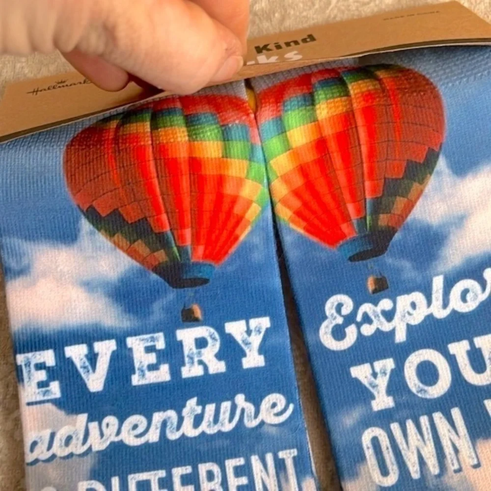 Brand New Hallmark Toe of A Kind Crew Socks Wedding Hot Air Balloon Adventure